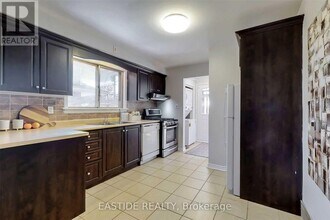 131 Roywood Dr in Toronto, ON - Building Photo - Building Photo