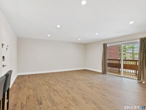 92 Wilton Crest Rd in Wilton, CT - Building Photo - Building Photo