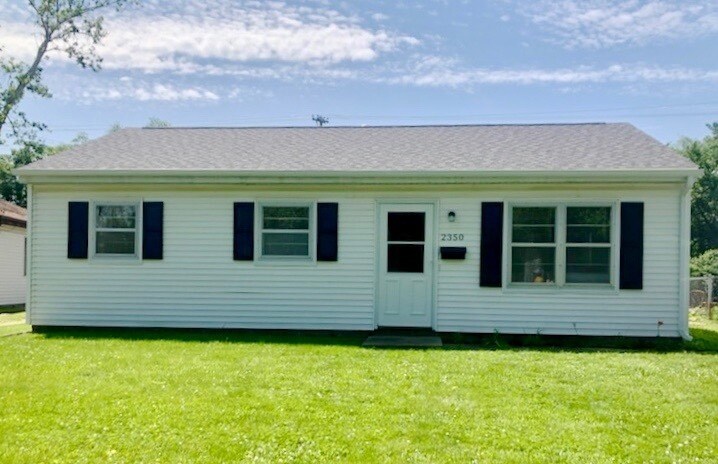2350 Ramsey Rd in Springfield, IL - Foto de edificio