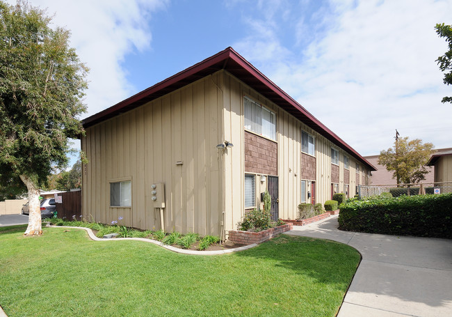 Countryside Townhomes Apartments in Orange, CA - Building Photo - Building Photo