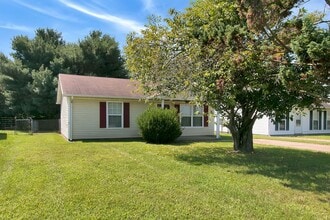 999 State Line Rd in Oak Grove, KY - Building Photo - Building Photo