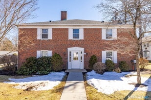 117 Shadow Ln in West Hartford, CT - Building Photo