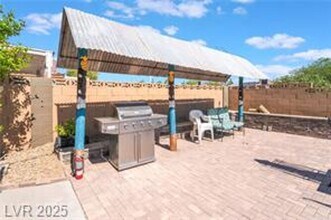 7904 Copper Canyon Rd in Las Vegas, NV - Building Photo - Building Photo