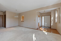 585 W Parkside Dr in Palatine, IL - Building Photo - Building Photo