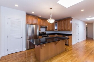 103 Sewall Ave, Unit 6 in Brookline, MA - Building Photo - Building Photo