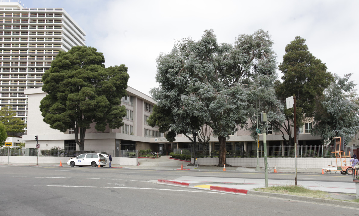 Lake Merritt Apartments in Oakland, CA - Building Photo