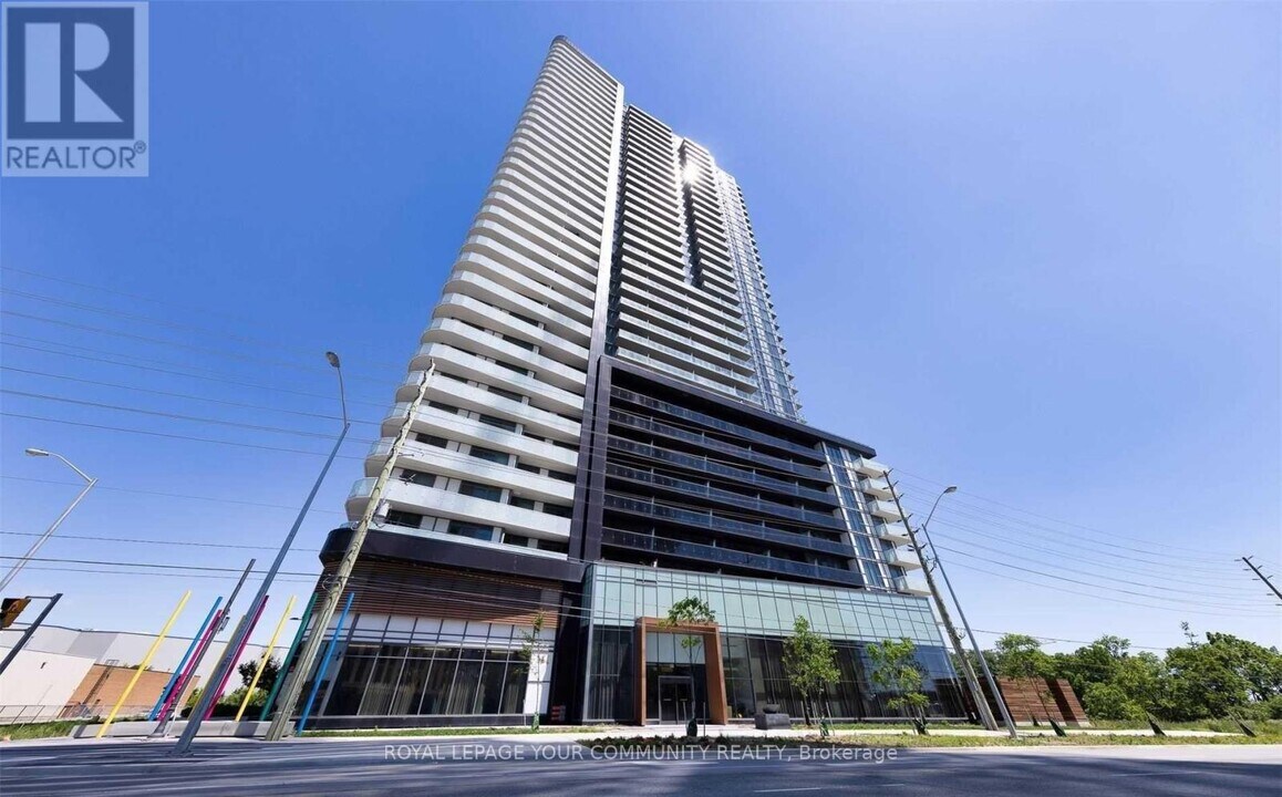 7895 Jane St in Vaughan, ON - Building Photo