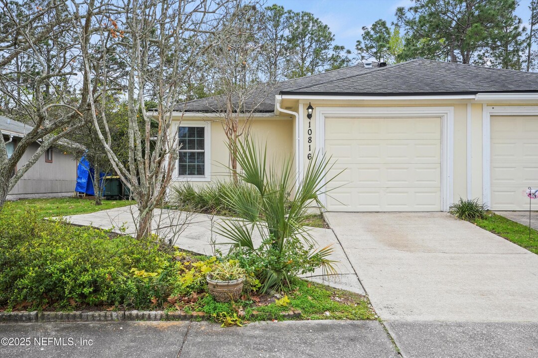 10816 Ironstone Dr S in Jacksonville, FL - Building Photo