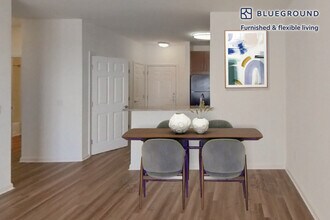 1 Avalon Way in Plymouth, MA - Foto de edificio - Building Photo