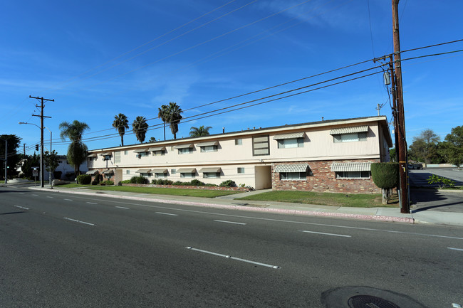 11171 Chapman Ave in Garden Grove, CA - Building Photo - Building Photo