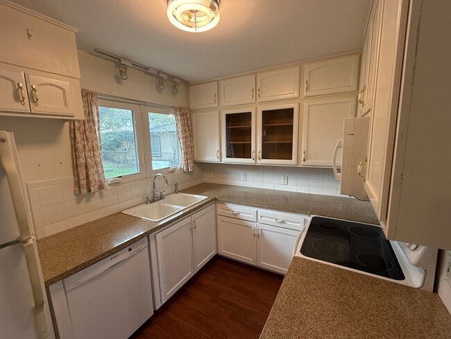 7 Maple Ln in Galveston, TX - Foto de edificio - Building Photo