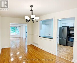 576 Camelot Dr in Oshawa, ON - Building Photo - Building Photo