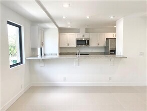 448 NW 41st St in Oakland Park, FL - Building Photo - Building Photo