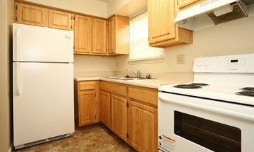 Brentwood Forest Apartments in Norfolk, VA - Foto de edificio - Building Photo