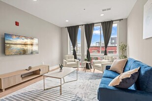 916 N Delaware Ave in Philadelphia, PA - Building Photo