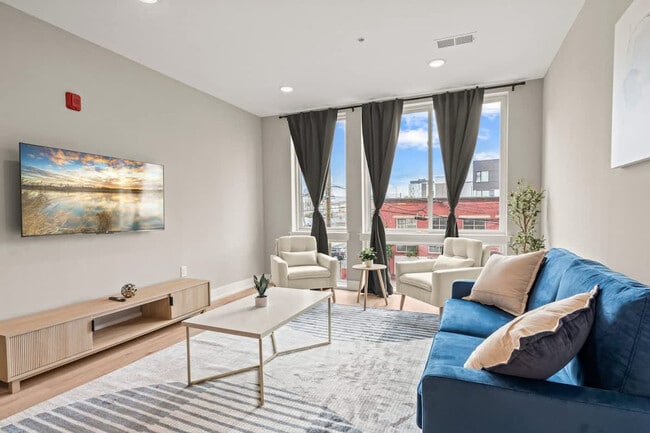 property at 916 N Delaware Ave