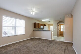 7455 Oxford Garden Cir in Apollo Beach, FL - Building Photo - Building Photo
