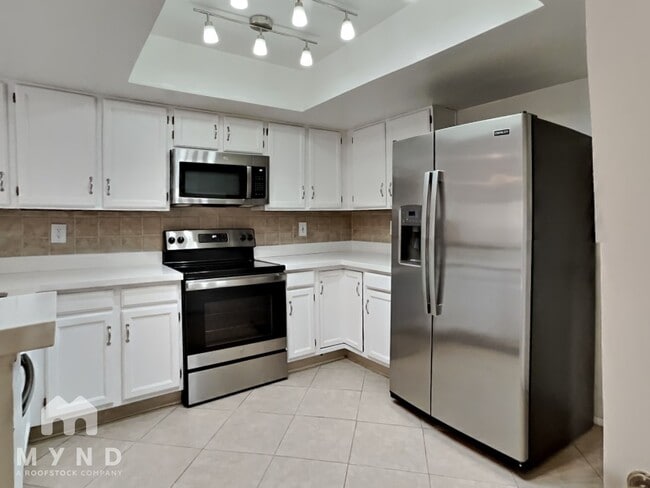 19242 N 5th Pl in Phoenix, AZ - Foto de edificio - Building Photo
