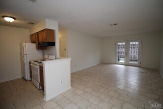 50 Fulton Ave, Unit 007 in Pensacola, FL - Building Photo - Building Photo