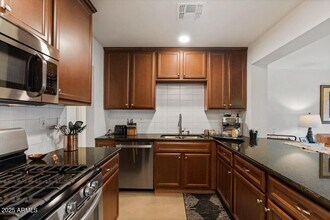 2224 E Sells Dr in Phoenix, AZ - Building Photo - Building Photo