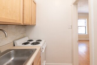 556 W Arlington Pl, Unit K09J in Chicago, IL - Foto de edificio - Building Photo