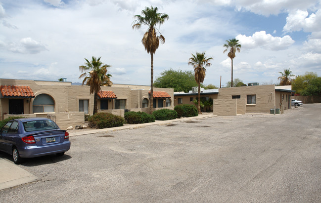 2310 N Tucson Blvd in Tucson, AZ - Foto de edificio - Building Photo