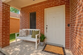 18339 Beaverdell Dr in Tomball, TX - Building Photo - Building Photo