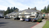 River Place Apartments in Gladstone, OR - Foto de edificio - Building Photo