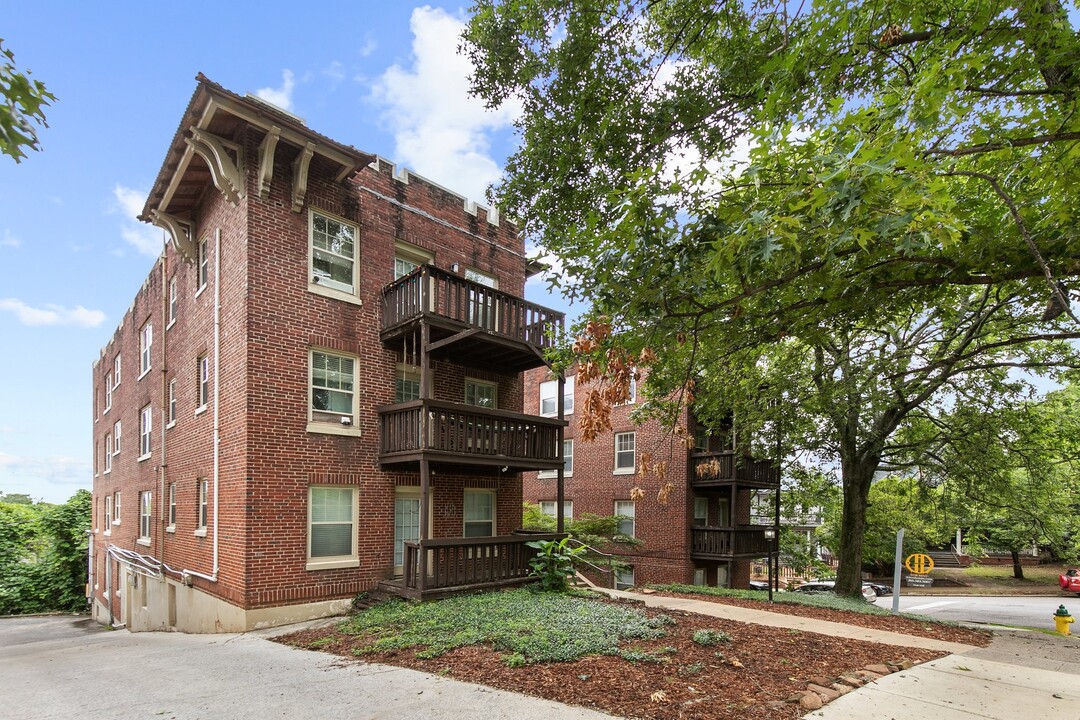 Oak Hill in Birmingham, AL - Foto de edificio