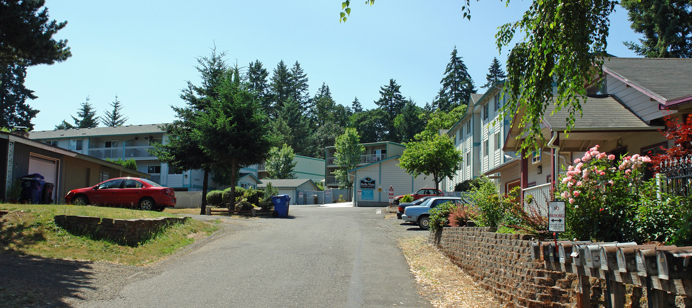 Bella Vista Apartments in Salem, OR - Building Photo