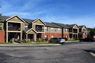 Greens at Pebble Creek in Mustang, OK - Building Photo - Building Photo