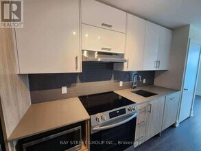 188-1188 Fairview Mall Dr in Toronto, ON - Building Photo - Building Photo
