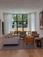 50 NE 49th St in Miami, FL - Building Photo - Building Photo