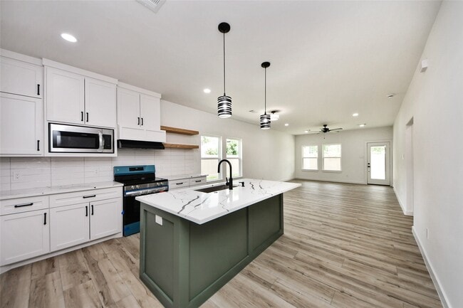 property at 226 Glencairn Ct