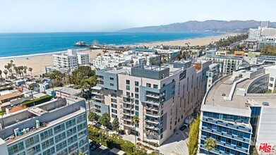 849 Ocean Ave in Santa Monica, CA - Building Photo - Building Photo