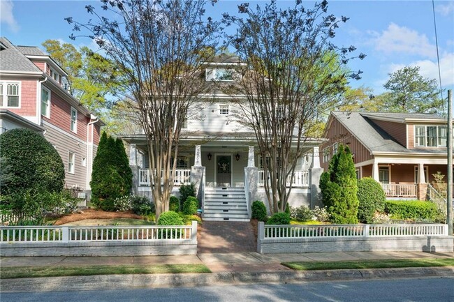 property at 2956 Anderson Cir SE