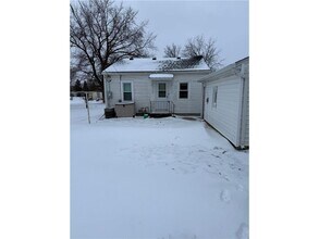 320 E Main St in Hayfield, MN - Building Photo - Building Photo