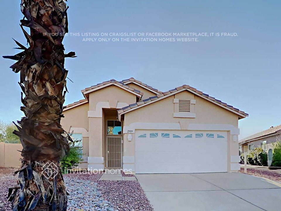 2509 N Silverado in Mesa, AZ - Foto de edificio