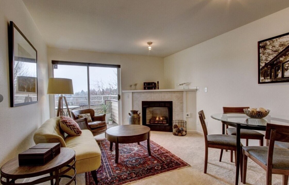 2512 E Madison St in Seattle, WA - Building Photo