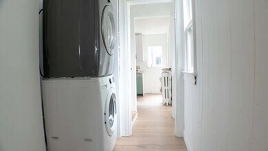 186 Naples Rd in Brookline, MA - Foto de edificio - Building Photo