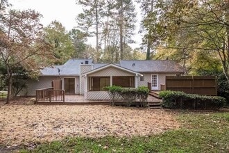 6514 Woodthrush Way in Stone Mountain, GA - Building Photo - Building Photo