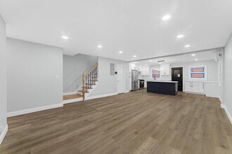 129 Drake Ave in New Rochelle, NY - Building Photo - Building Photo