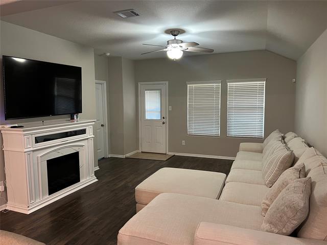 749 Walls Blvd in Crowley, TX - Building Photo - Building Photo