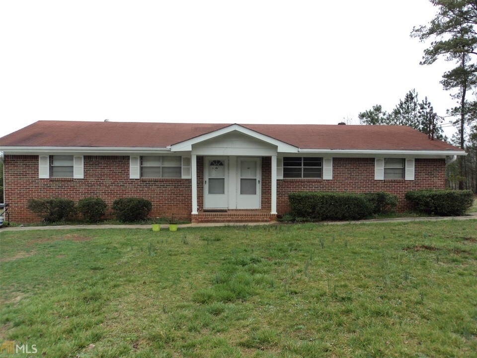 109 Cherry St in Bremen, GA - Building Photo