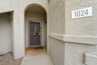 9455 E Raintree Dr in Scottsdale, AZ - Foto de edificio - Building Photo