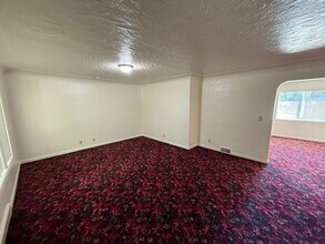 3490 Neef Ave SE in Salem, OR - Building Photo - Building Photo