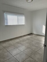9204 Sepulveda Blvd, Unit 9 in Los Angeles, CA - Building Photo - Building Photo