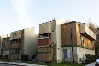 Woodland East Apartments in Bakersfield, CA - Building Photo - Building Photo