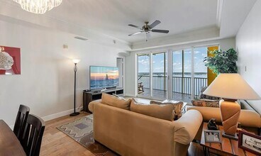 2743 1st St, Unit 1604 in Ft. Myers, FL - Building Photo - Building Photo