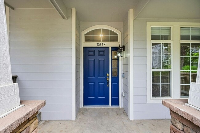 property at 8417 Stonybridge Cir